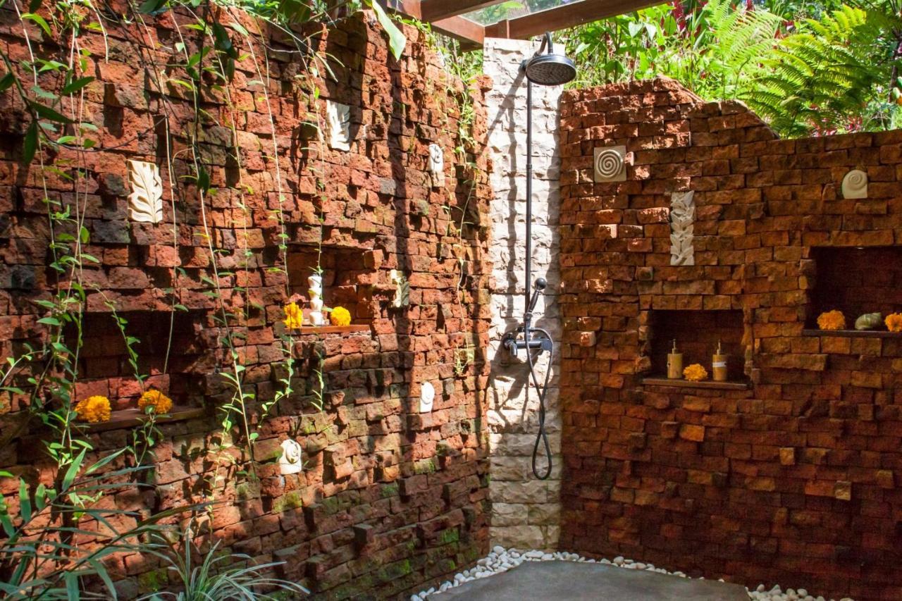 Villa Mahadevi Jungle Retreat Joglo 1 Ουμπούντ Εξωτερικό φωτογραφία